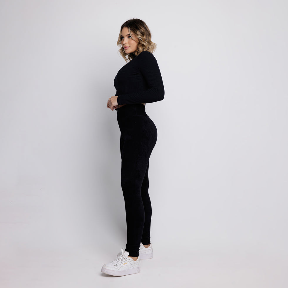 Vista traseira Calça Legging Veludo Cotelê Cós Alto Preto Vekyo