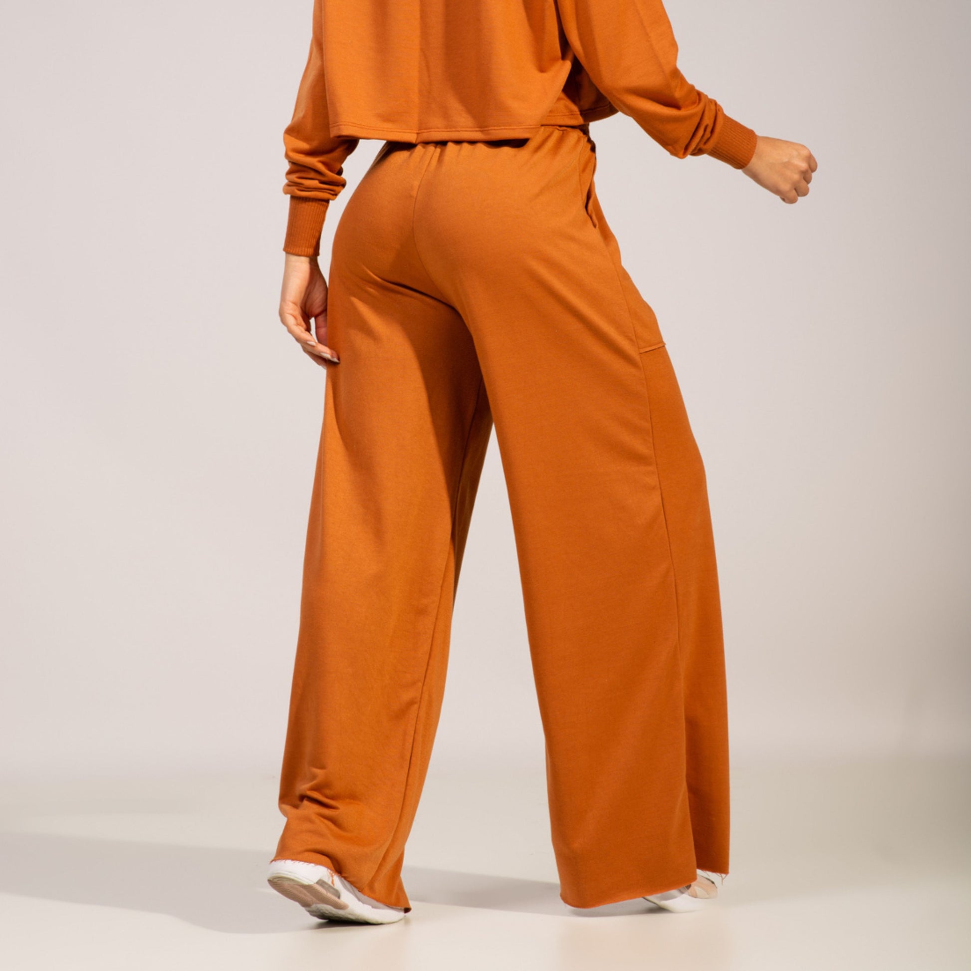 Calça Wide Leg Pantalona Cintura Alta Bolso Moletinho Caramelo - VEKYO